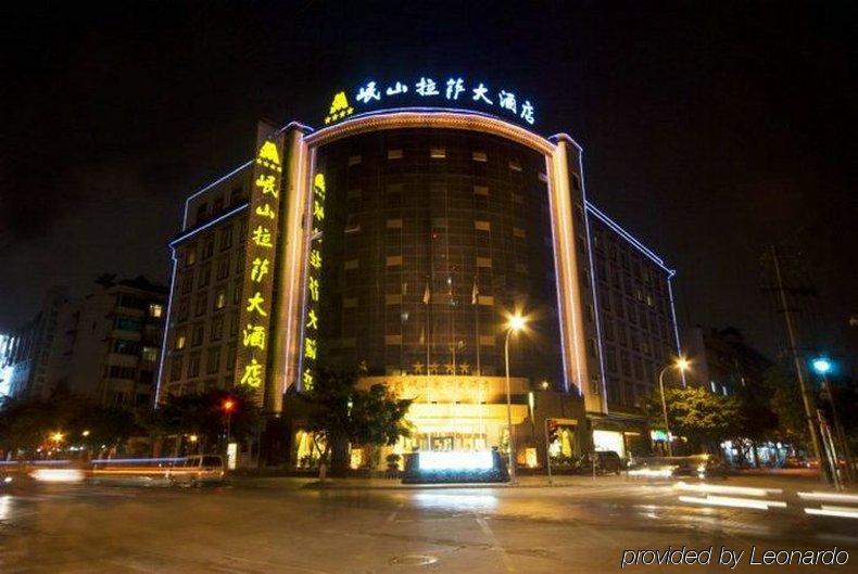 Minshan Lhasa Grand Hotel Chengdu Buitenkant foto